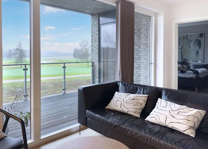 Daire Luebker Golf & *